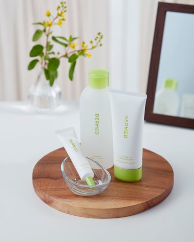 Carousel post from dermed_official.