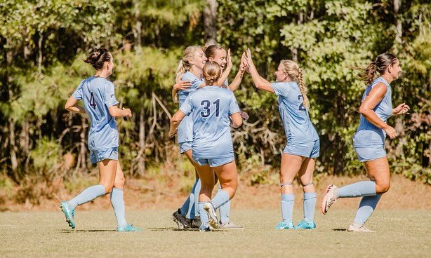 Carousel post from uscbsandsharks.