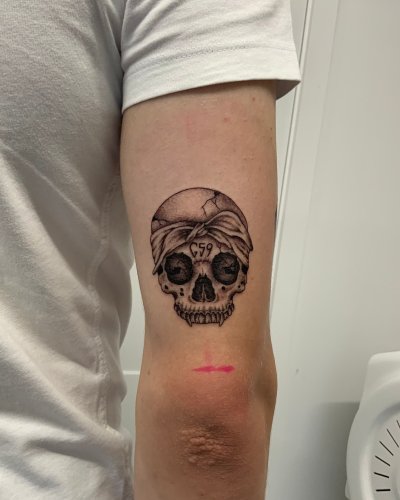 Photo post from lovetattoossandhurst.