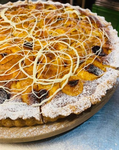 Carousel post from miditreizepontarlier.