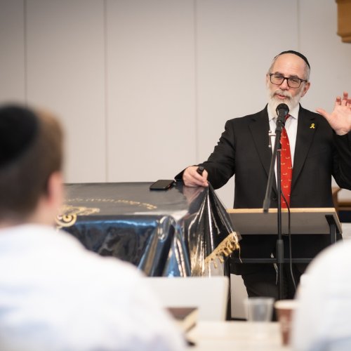 Carousel post from derechyeshiva.