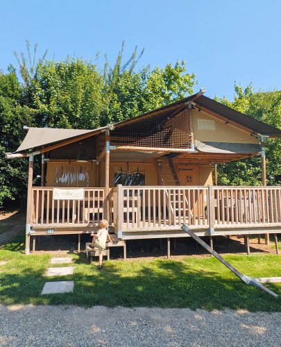 Carousel post from glampings.