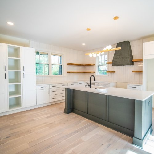 Carousel post from qcflippers.