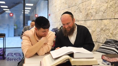 Video post from derechyeshiva.