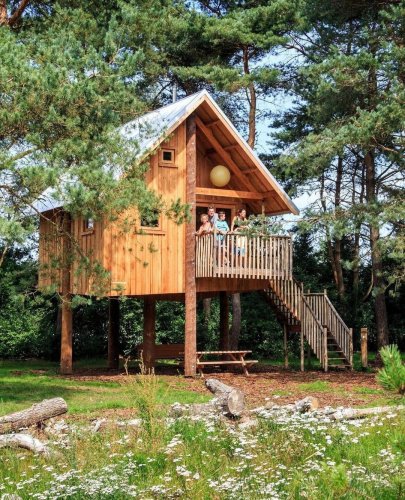 Carousel post from glampings.