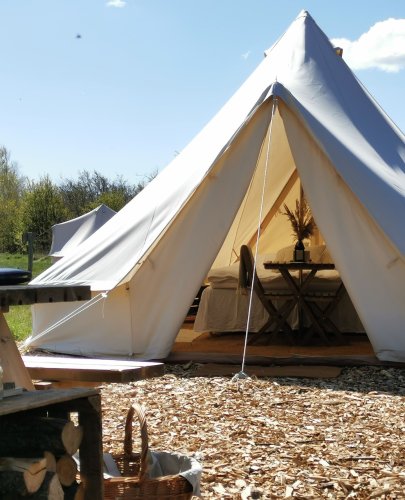 Carousel post from glampings.