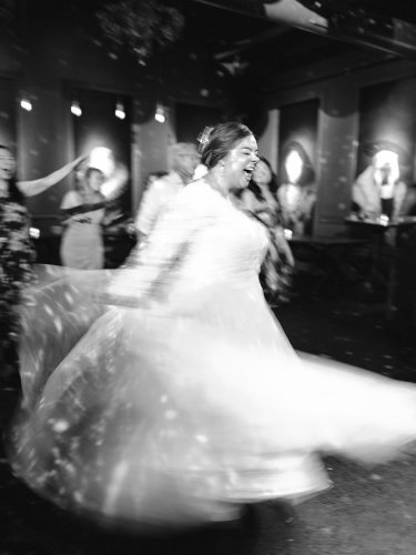 Carousel post from thecurvybridenj.