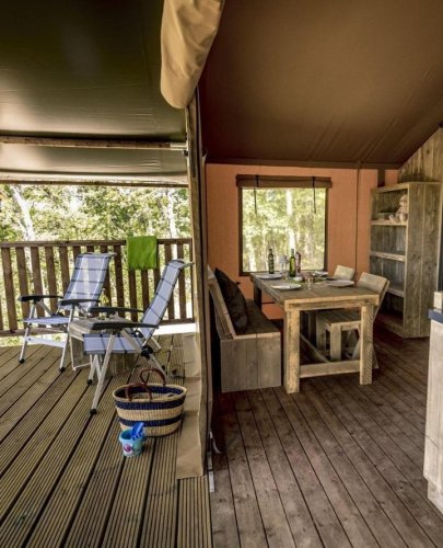 Carousel post from glampings.