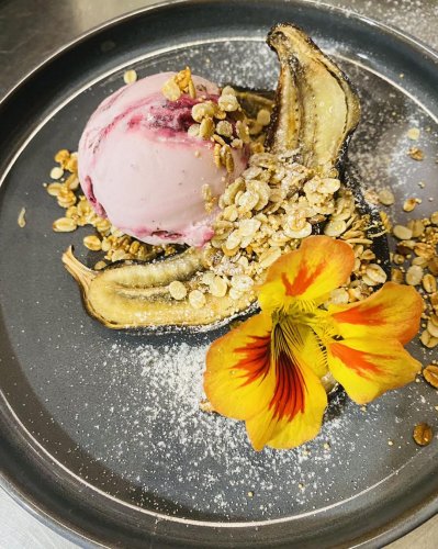 Carousel post from miditreizepontarlier.