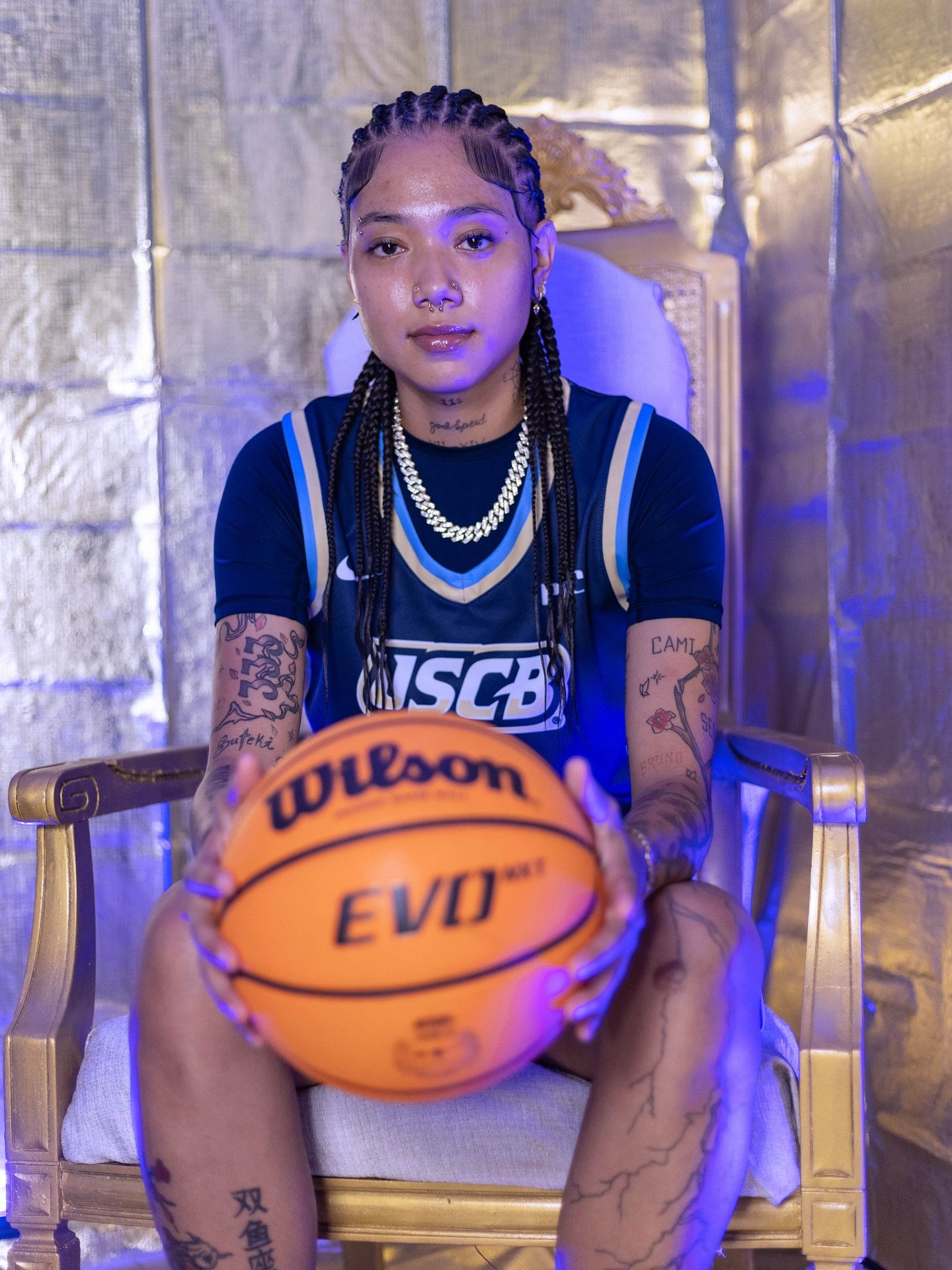 Carousel post from uscbsandsharks.