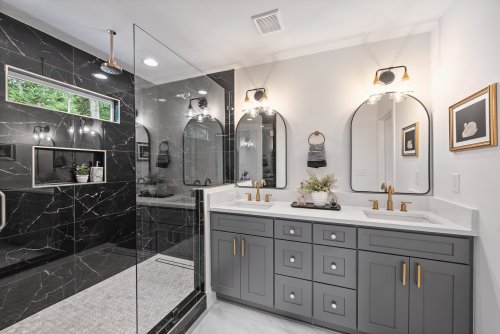 Carousel post from qcflippers.