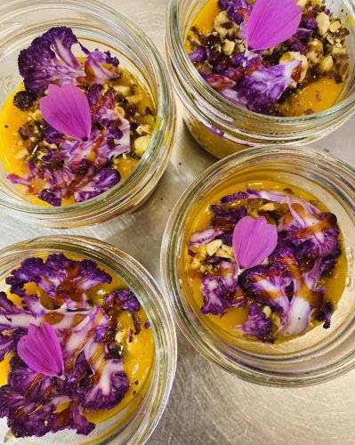 Carousel post from miditreizepontarlier.