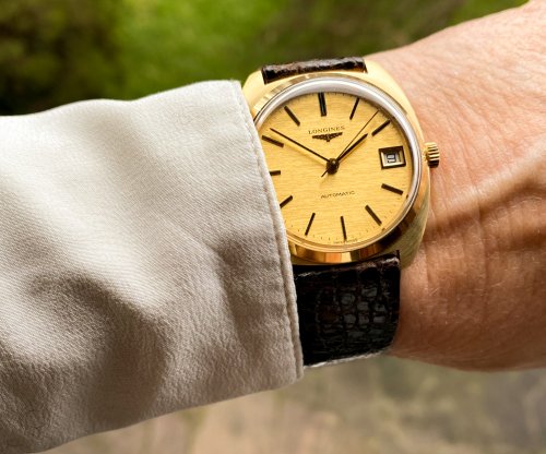 Carousel post from schoenesammleruhren.