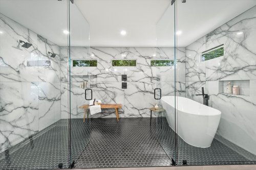 Carousel post from qcflippers.