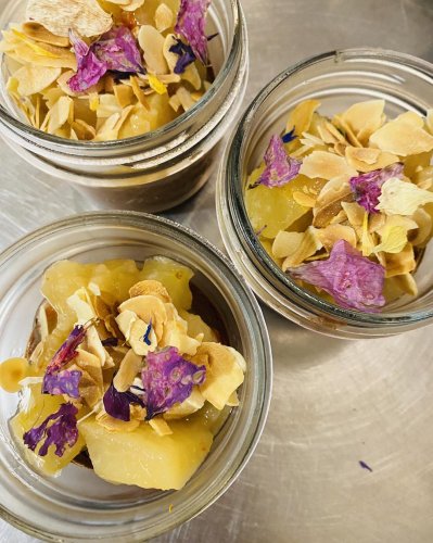 Carousel post from miditreizepontarlier.