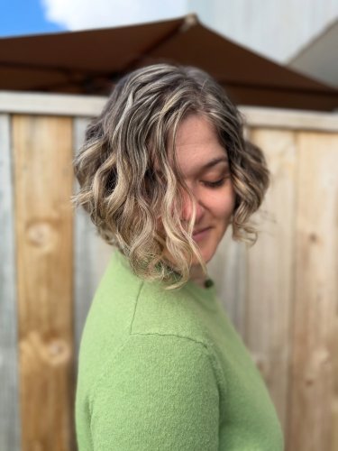 Carousel post from trindadehairstylist.