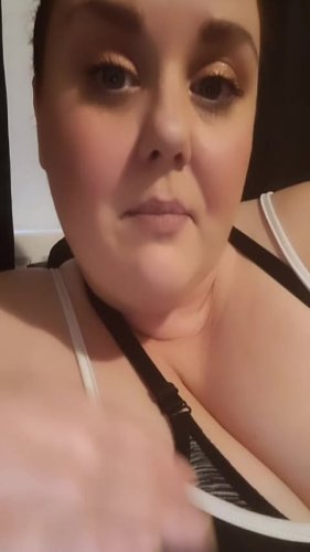 Video post from bambi_eyed_with_bite.