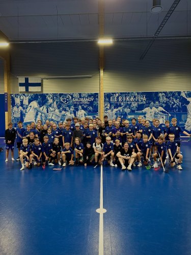 Carousel post from kauppitwins.