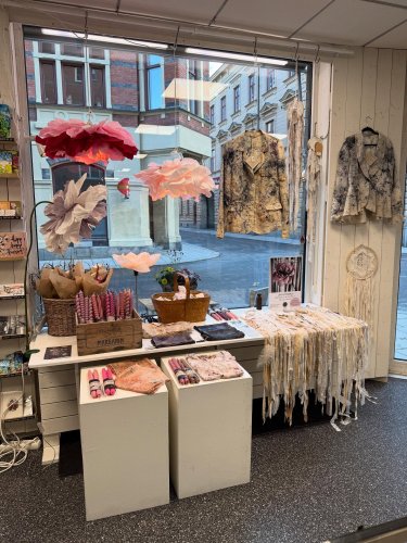 Carousel post from madeinmedelpad.