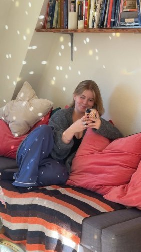Video post from lovehoneyofficial.