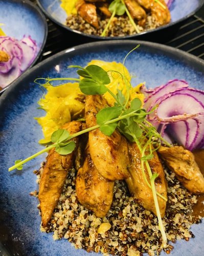 Carousel post from miditreizepontarlier.