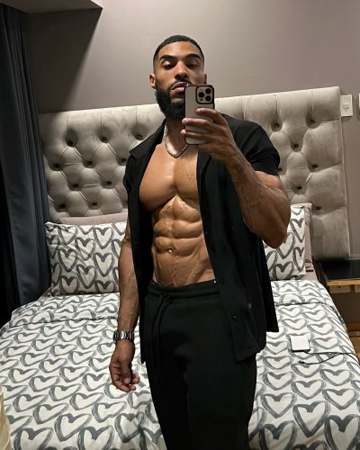 Carousel post from ph_gains.