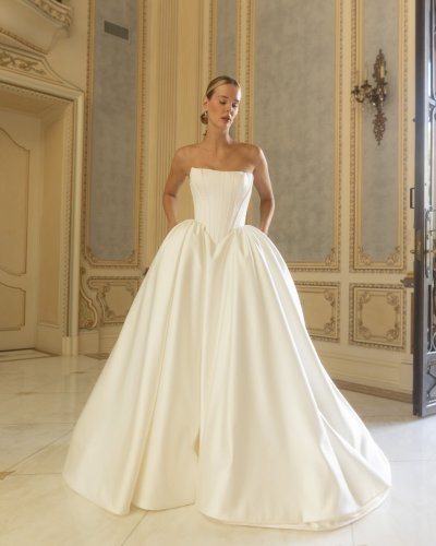 Carousel post from jolibride.