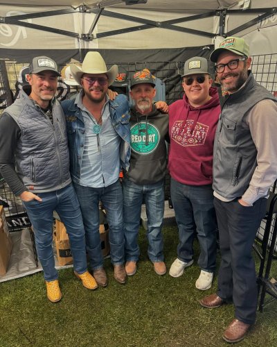 Carousel post from reddirthatco.