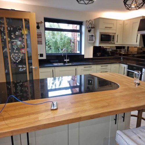 Carousel post from ellocoworktops.