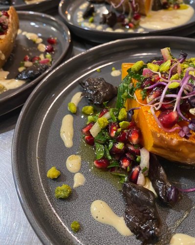 Carousel post from miditreizepontarlier.