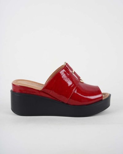 Carousel post from ossoshoes.