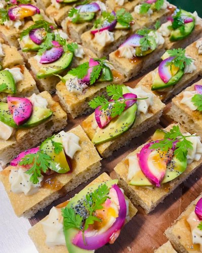 Carousel post from miditreizepontarlier.