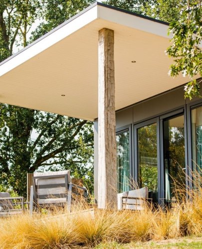 Carousel post from glampings.