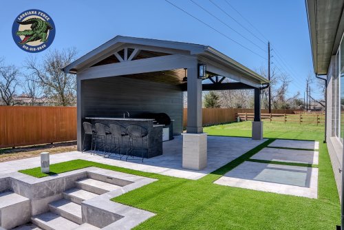 Carousel post from loosianafenceandpatios.