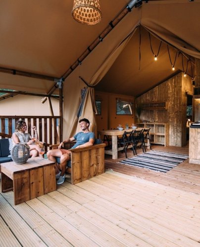 Carousel post from glampings.