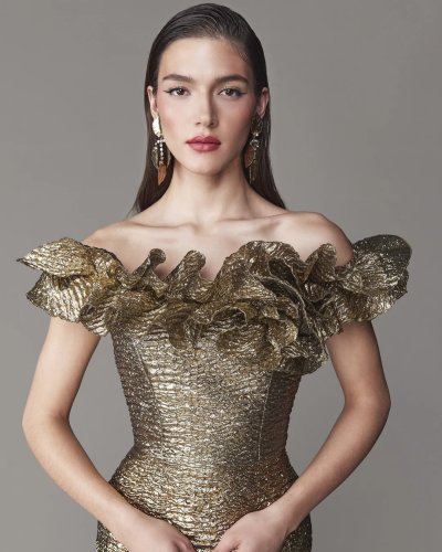 Carousel post from jolibride.