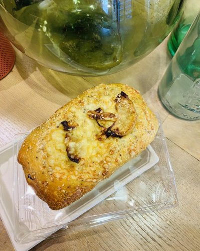 Carousel post from miditreizepontarlier.