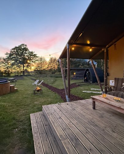 Carousel post from glampings.