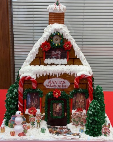 Carousel post from marquettescakestudio.