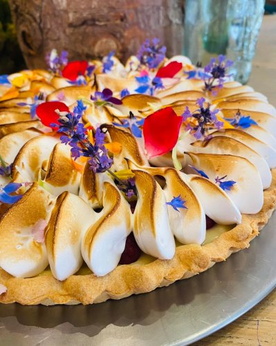 Carousel post from miditreizepontarlier.