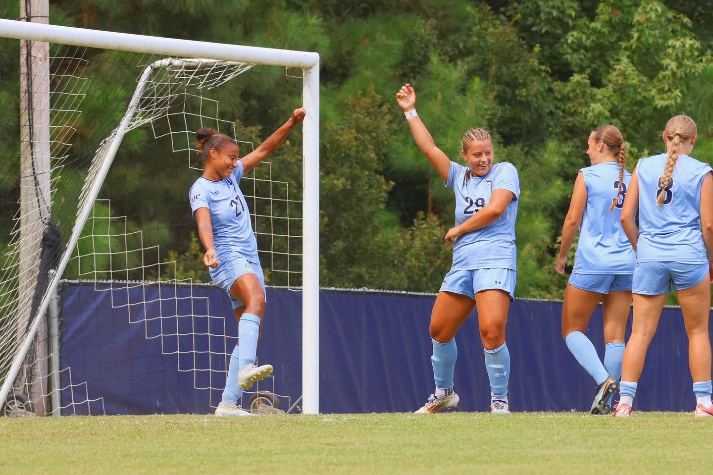 Carousel post from uscbsandsharks.