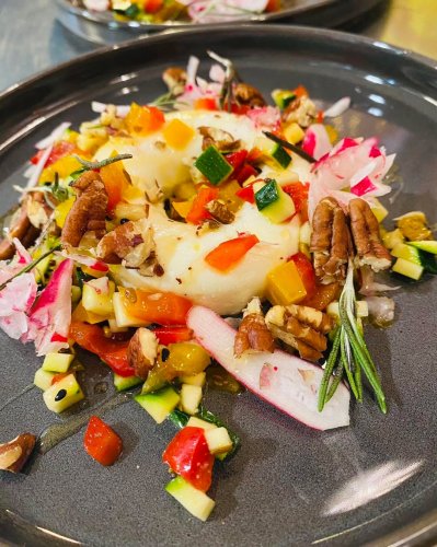 Carousel post from miditreizepontarlier.