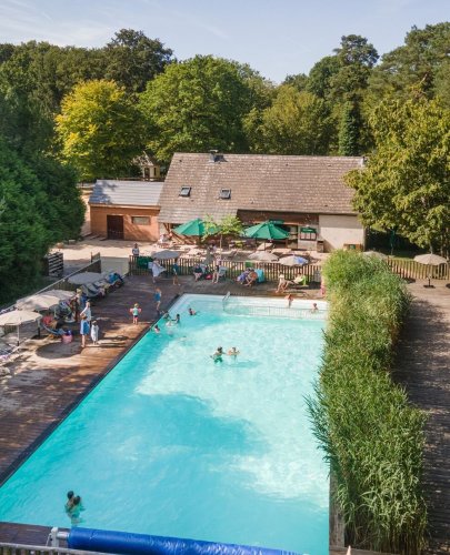 Carousel post from glampings.