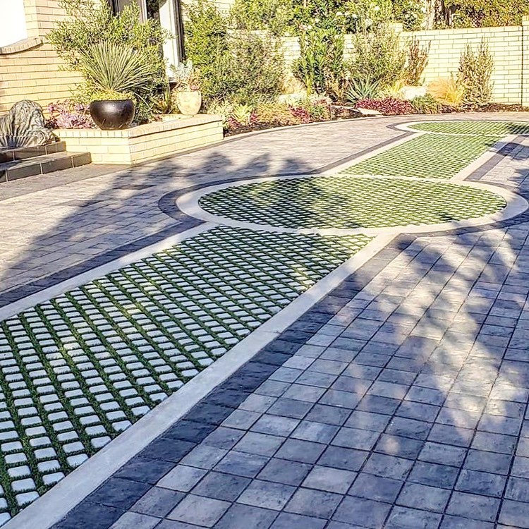 Carousel post from techobloc.