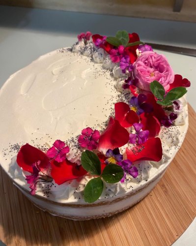 Carousel post from miditreizepontarlier.