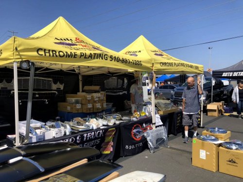 Carousel post from pomonaswapmeet.