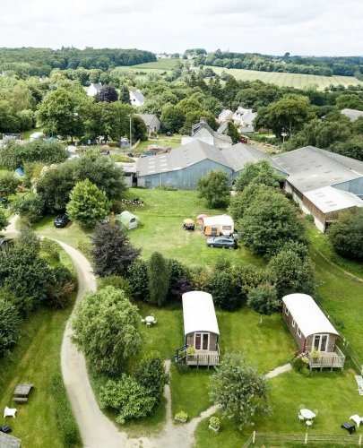 Carousel post from glampings.