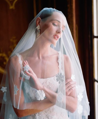 Carousel post from jolibride.