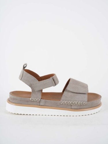 Carousel post from ossoshoes.