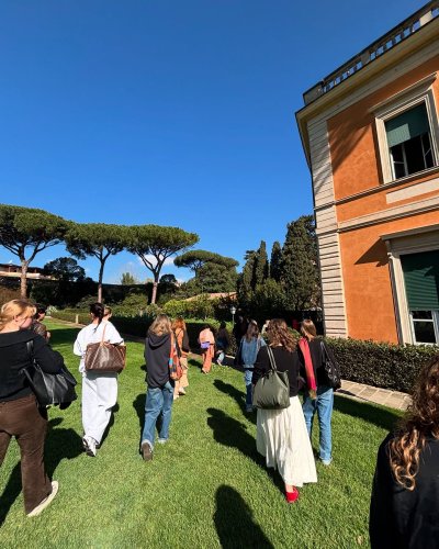 Carousel post from aur_arts.